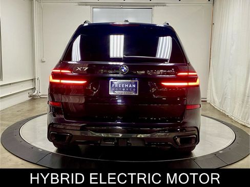 Used 2024 BMW X7 xDrive40i w/ M Sport Package AWD/4WD image 6