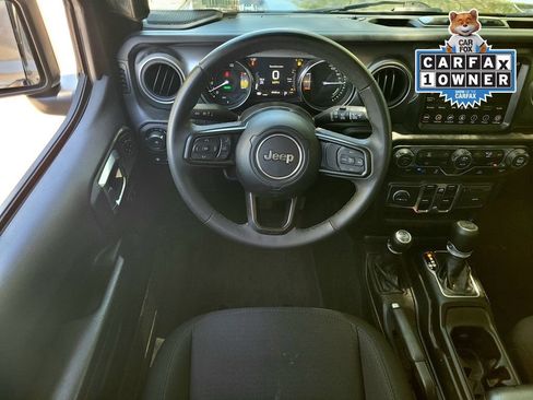 Used 2023 Jeep Wrangler Unlimited AWD/4WD image 11
