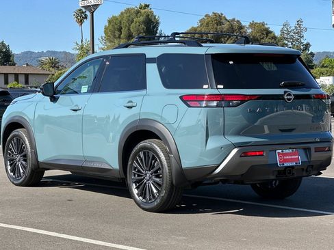 New 2026 Nissan Pathfinder SL AWD/4WD image 6