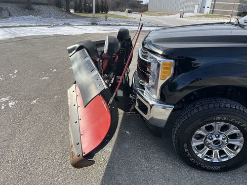 Used 2017 Ford F250 Lariat w/ Chrome Package image 36