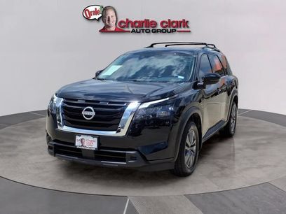 Used 2024 Nissan Pathfinder SV