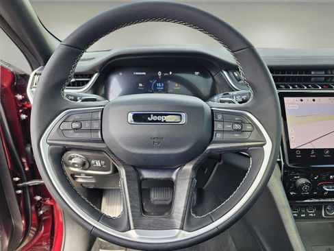 New 2025 Jeep Grand Cherokee Limited w/ Luxury Tech Group II image 22