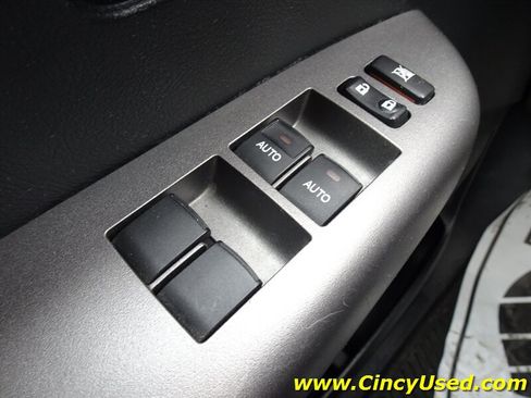 Used 2012 Toyota Sequoia SR5 AWD/4WD image 23