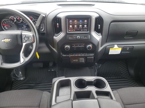 Used 2022 Chevrolet Silverado 1500 Custom w/ LPO, Dark Essentials Package AWD/4WD image 10