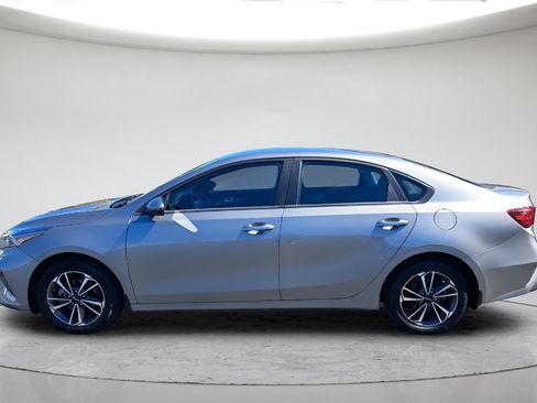 Used 2024 Kia Forte LXS w/ LXS Technology Package FWD image 6