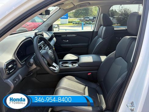 New 2025 Honda Pilot Touring image 7