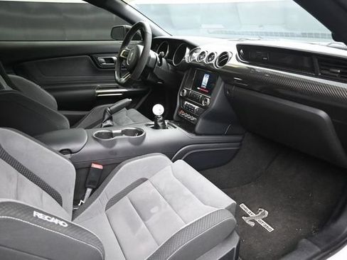 Used 2019 Ford Mustang Shelby GT350 w/ Technology Package RWD image 18
