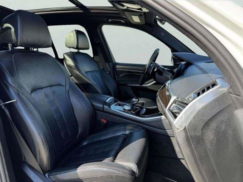 Used 2020 BMW X5 xDrive50i w/ Premium Package AWD/4WD image 54