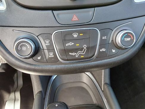 Used 2018 Chevrolet Malibu LT w/ True North Edition FWD image 29