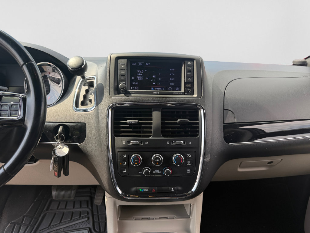 Used 2020 Dodge Grand Caravan SXT FWD image 12