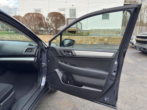 Used 2016 Subaru Outback 2.5i Premium AWD/4WD image 18