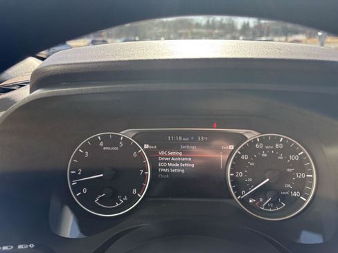 Used 2023 Nissan Rogue S image 10