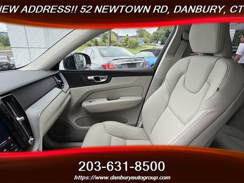 Used 2025 Volvo XC60 B5 Plus w/ Protection Package Premier AWD/4WD image 17