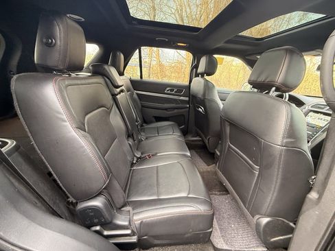 Used 2017 Ford Explorer Sport image 11