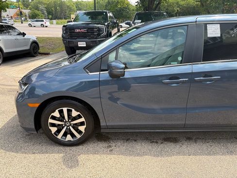 Used 2025 Honda Odyssey EX-L image 2