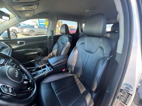 Used 2024 Kia Sorento S FWD image 28