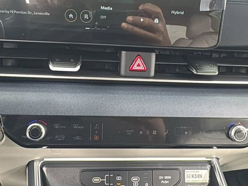 New 2026 Kia Carnival EX FWD image 28