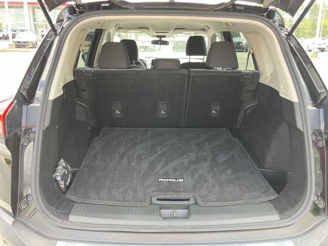 Used 2022 Nissan Rogue SV FWD image 26