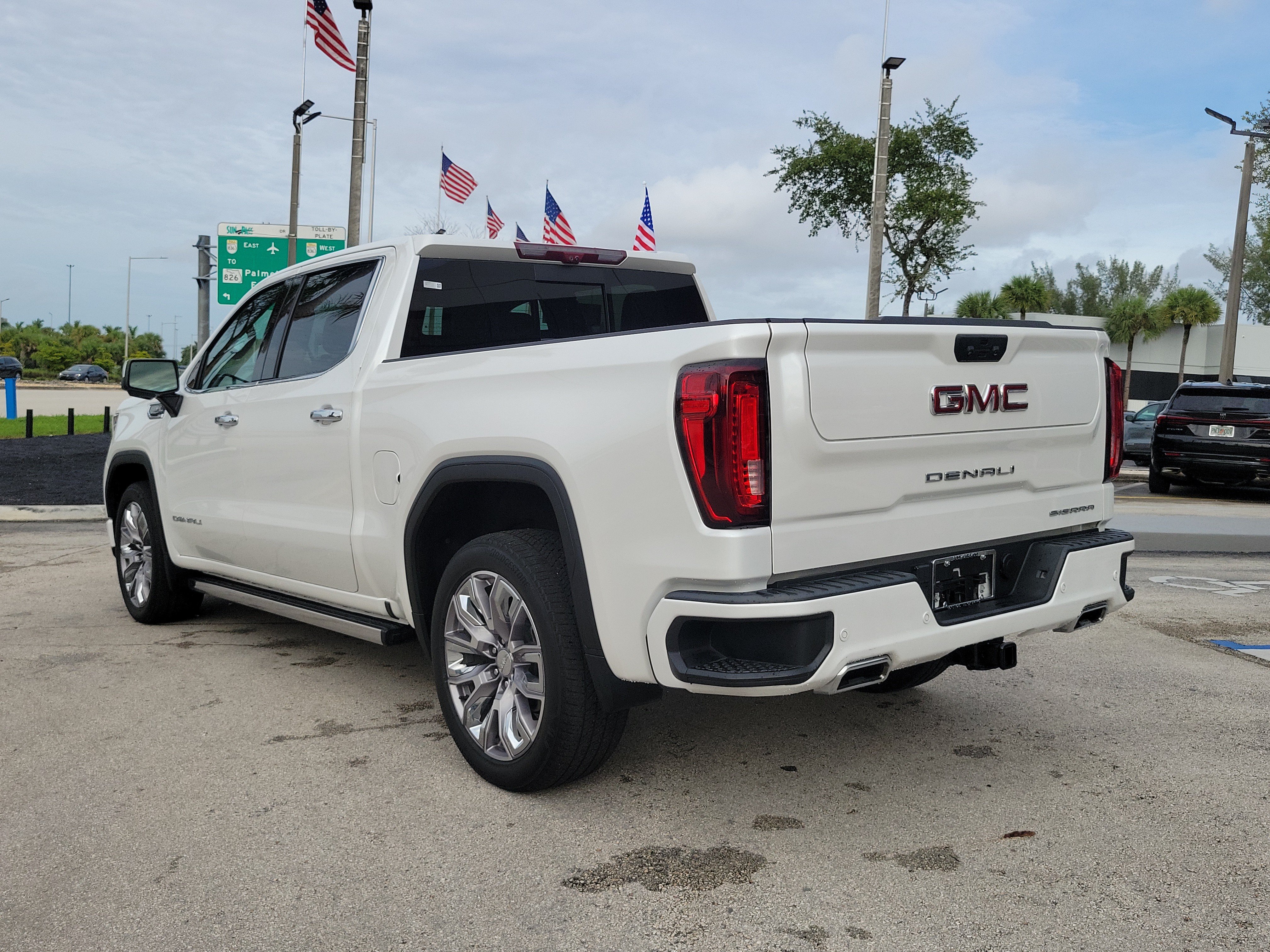 Used 2024 GMC Sierra 1500 Denali w/ Denali Reserve Package AWD/4WD image 7