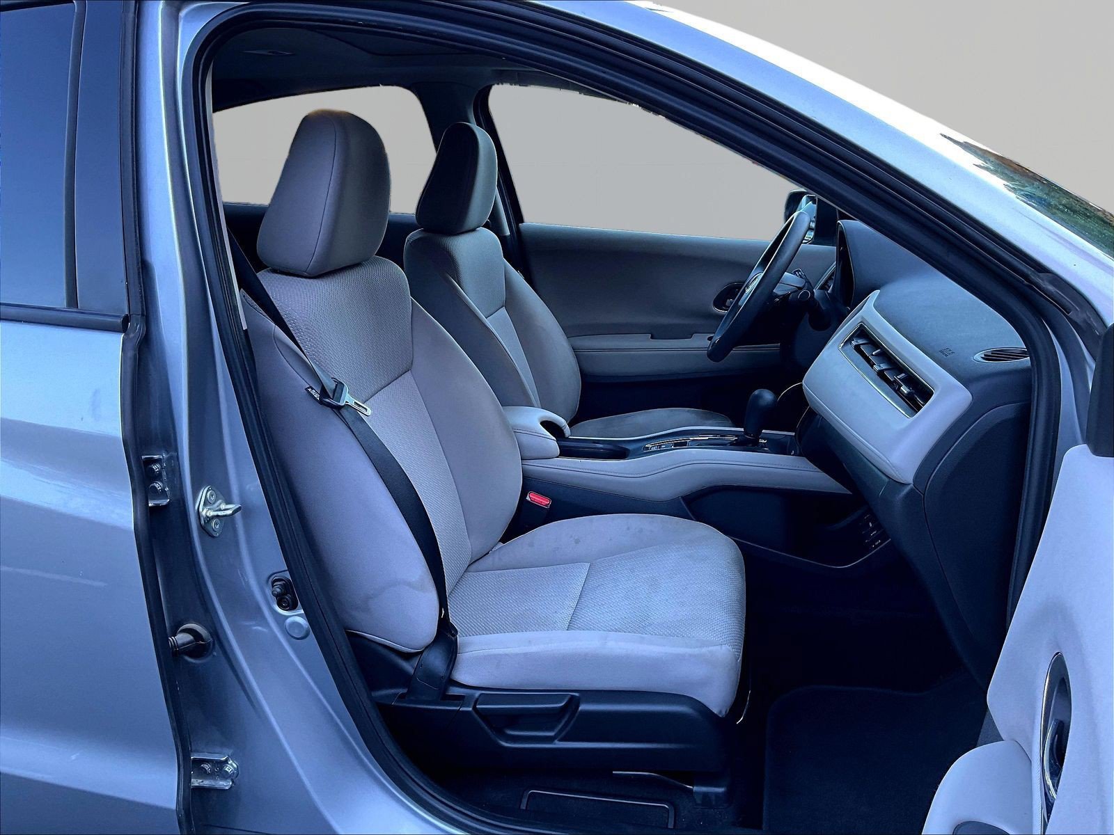 Used 2018 Honda HR-V EX image 29