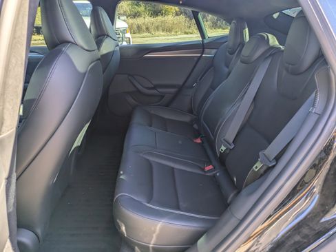 Used 2023 Tesla Model S Plaid image 16