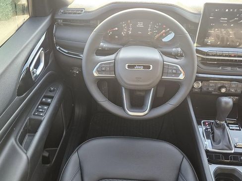 New 2026 Jeep Compass Latitude image 11