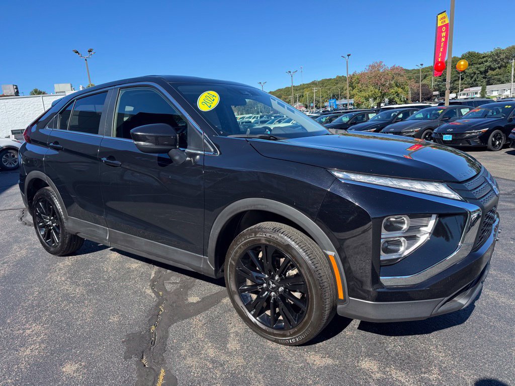 Used 2024 Mitsubishi Eclipse Cross LE AWD/4WD image 3