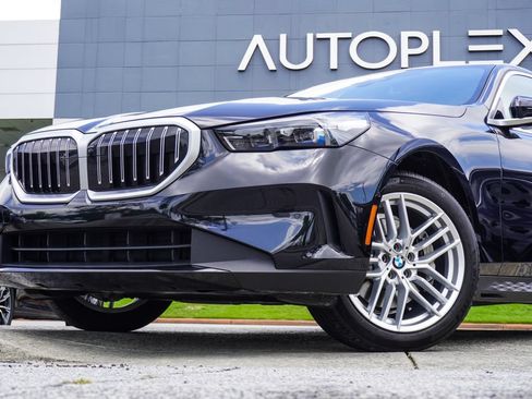 Used 2025 BMW 530i RWD image 2