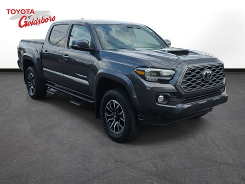Used 2023 Toyota Tacoma TRD Sport w/ Technology Package AWD/4WD image 3