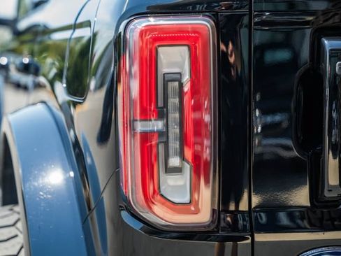 Used 2022 Ford Bronco Outer Banks AWD/4WD image 7