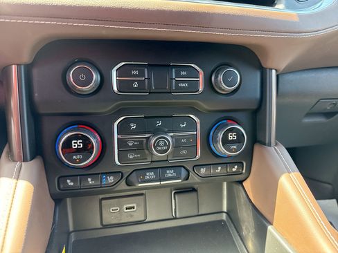 Used 2024 Chevrolet Suburban High Country w/ Premium Package 2 image 17