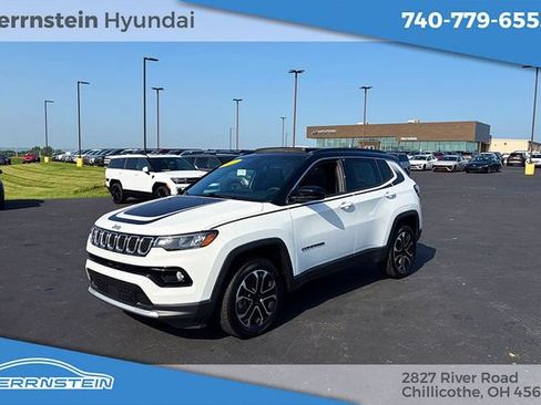 Used 2023 Jeep Compass Limited w/ Sun and Sound Group AWD/4WD image 3