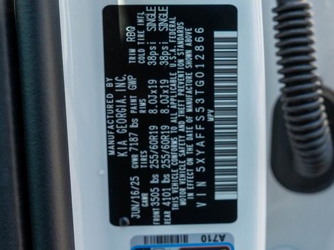 New 2026 Kia EV9 Wind image 36