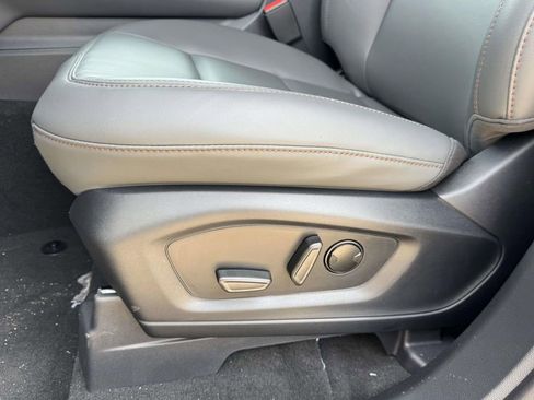 New 2026 Ford Explorer Active w/ Active Comfort Package image 18