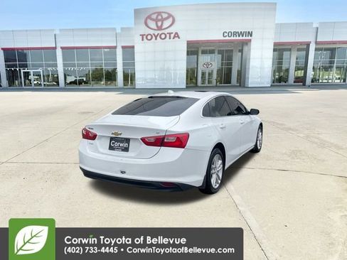 Used 2017 Chevrolet Malibu LT image 8