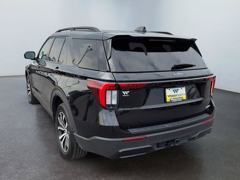 Used 2025 Ford Explorer ST-Line AWD/4WD image 3