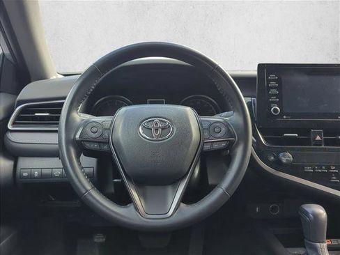 Used 2024 Toyota Camry SE image 9