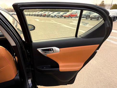 Used 2012 Lexus CT 200h Premium image 20