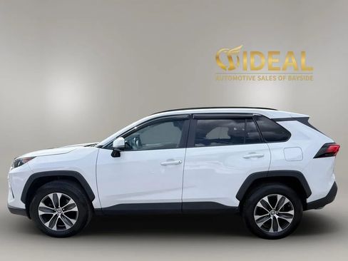 Used 2019 Toyota RAV4 LE w/ All Weather Liner Package AWD/4WD image 4