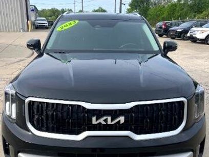 Used 2023 Kia Telluride EX w/ EX Captain's Chair Package