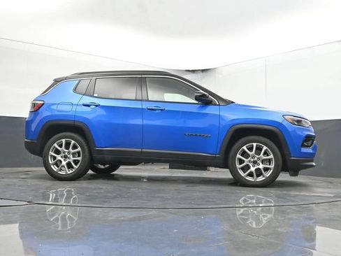 Used 2025 Jeep Compass Limited AWD/4WD image 46