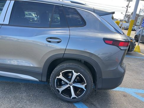 New 2026 Volkswagen Tiguan SE image 18