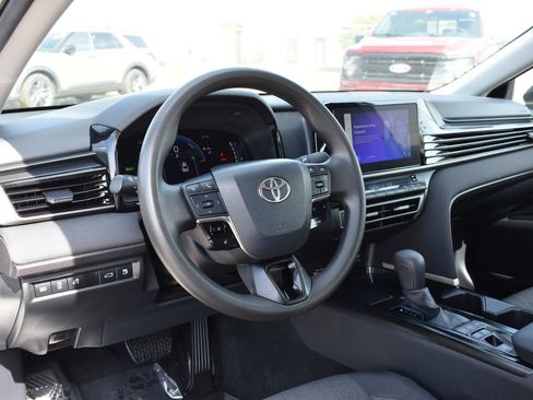 Used 2025 Toyota Camry LE FWD image 26