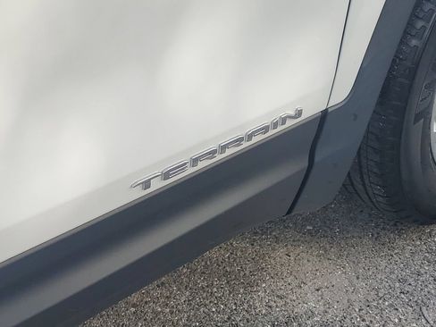 Used 2023 GMC Terrain SLE FWD image 8