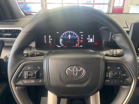 Used 2025 Toyota 4Runner SR5 image 24