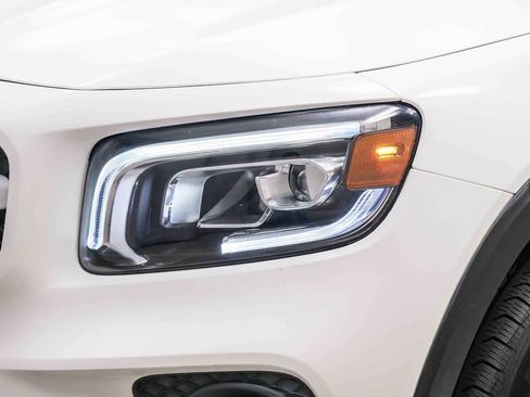 Certified 2022 Mercedes-Benz GLB 250 image 11