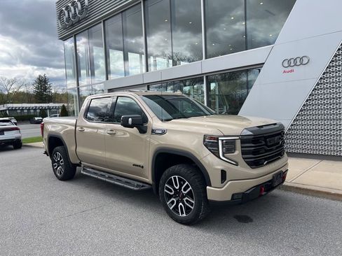 Used 2023 GMC Sierra 1500 AT4 w/ AT4 Premium Package AWD/4WD image 7
