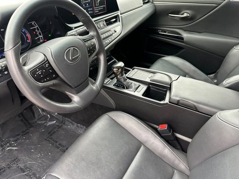 Certified 2022 Lexus ES 350 w/ Premium Package image 11