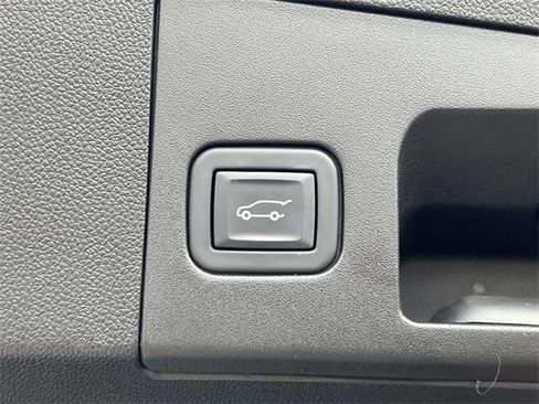 Certified 2023 Cadillac XT4 Premium Luxury w/ Technology Package image 11