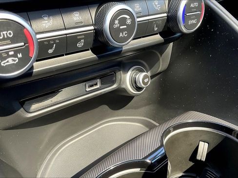 Used 2022 Alfa Romeo Giulia Veloce image 16